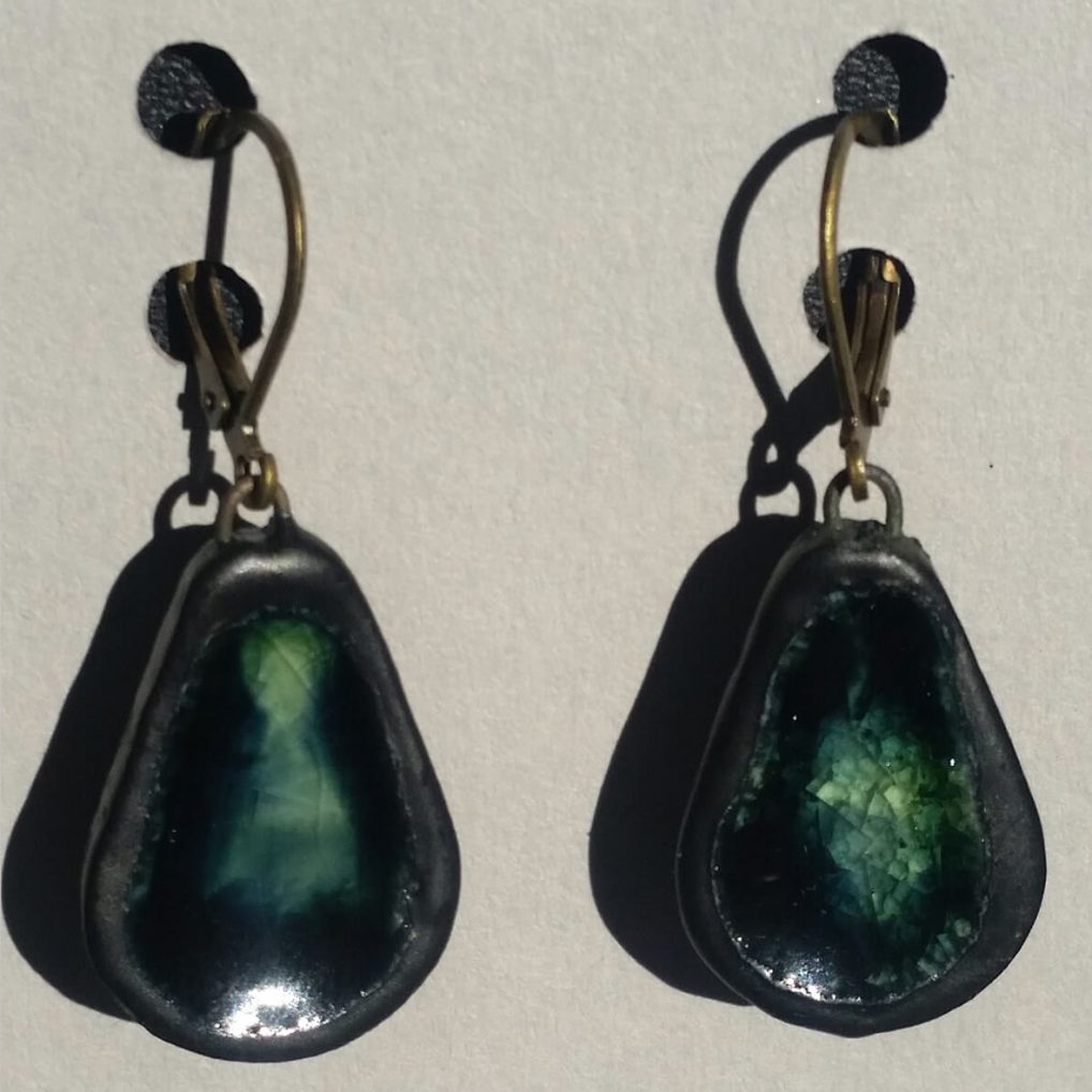 Porcelain with Dark Green Fused Glass Ceramic